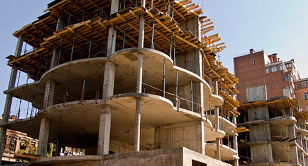 Construction of a housing complex in Ulyanovskaya Street, Rostov-on-Don. Photo by www.skyscrapercity.com