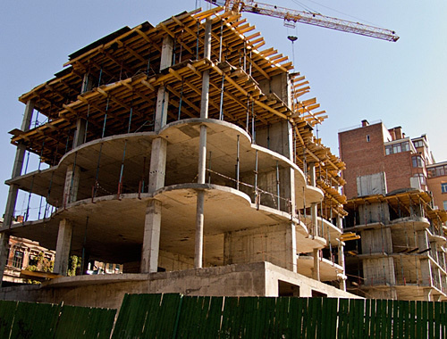 Construction of a housing complex in Ulyanovskaya Street, Rostov-on-Don. Photo by www.skyscrapercity.com