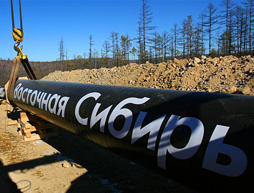 Construction of the Pipeline System "Eastern Siberia-Pacific Ocean" (ESPO). Inscription on the pipe "Eastern Siberia". Photo by www.dsdvsto.ru