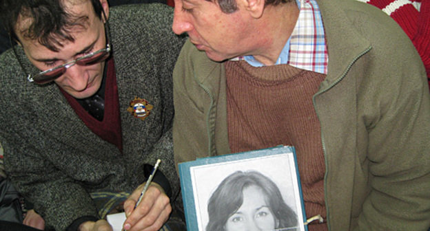 Nadir Fatov (left) and Grigory Saksonov, activists of the democratic movement "Solidarity" in the courtroom of judicial precinct No. 363, Khamovniki District of Moscow, January, 13, 2011. Photo by the "Caucasian Knot"