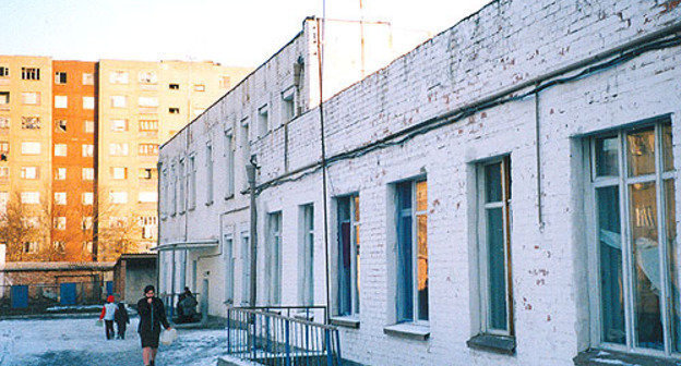 Temporary Accommodation Centre (TAC) for displaced persons in Grozny, 2003. Photo by www.chechnyafree.ru