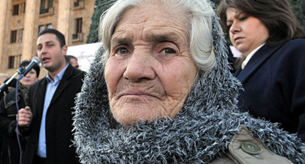 Participant of the refugees' protest action near the building of Georgian Parliament. Tbilisi, January 15, 2011. Courtesy: www.radiotavisupleba.ge, by Nodar Tshvirashvili

