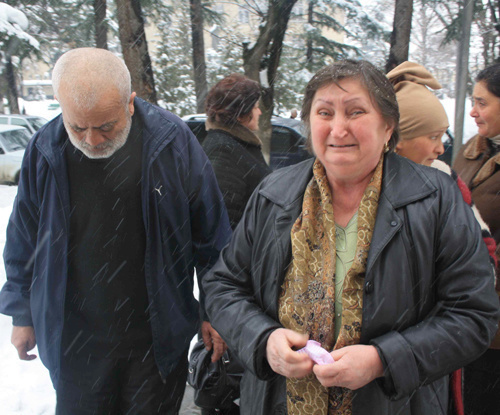 Yuri Khachirov, one of those released from Georgia prisons, and his wife Venera Tibilova during the exchange of prisoners. Ergneti, Feb 21 2011, 18:00. Photo: "Caucasian Knot".
