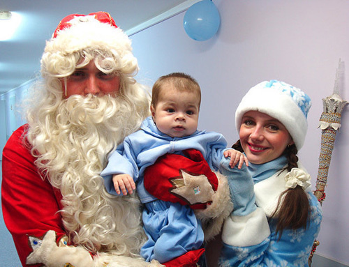 Yaroslav Kolosov (centre) at the Russian Children's Clinical Hospital, Moscow, January 2011. Photo by Elena Kolosova from the appeal to Russian President posted on LiveJournal at http://yarik-kolosov.livejournal.com