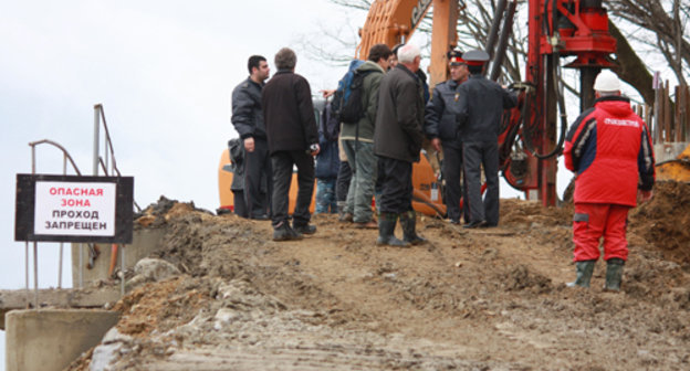 Blockade of construction works on Cape Vidny, Khosta District of Sochi. March 23, 2011. Photo by the "Caucasian Knot"