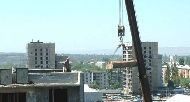 Housing construction in Grozny, 2005. Photo by chechnyafree.ru