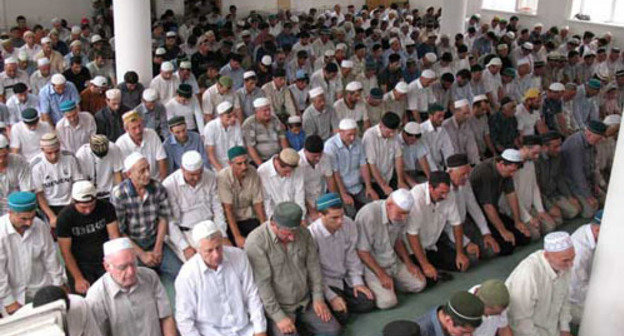 Collective namaz. Source: www.assalam.ru