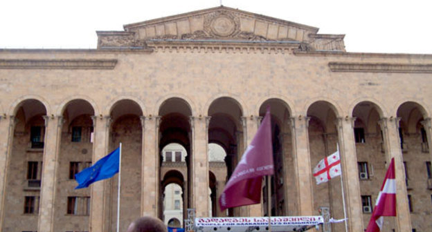 The opposition rally at the Parliament of Georgia. Tbilisi, April 9, 2009. Photo by "Caucasian Knot"