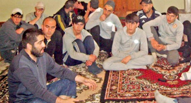 Parishioners of the mosque in the village of Sovietskoe, Magaramkent District of Dagestan, May 15, 2011. Photo by the "Caucasian Knot "