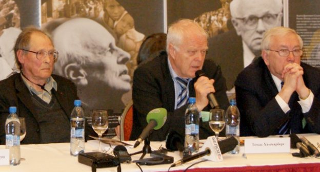 At press briefing of Sakharov Conference, left to right: Sergei Kovalyov, Soviet dissident, member of human rights movement in the USSR and post-Soviet Russia and Russian political and social activist; Thomas Hammarberg, Commissioner for Human Rights of the Council of Europe; Vladimir Lukin, Russian Ombudsman, Moscow, May 20, 2011. Photo by the "Caucasian Knot"