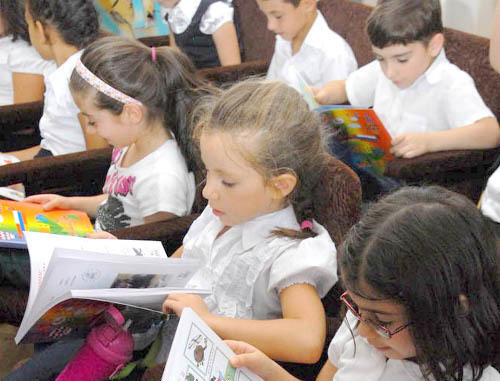 Junior pupils of Armenian schools with deepened study of Russian at meeting with head of "Rossotrudnichestvo" Office in Armenia, August 19, 2010. Photo from the official website of  Rossotrudnichestvo" (rs.gov.ru)