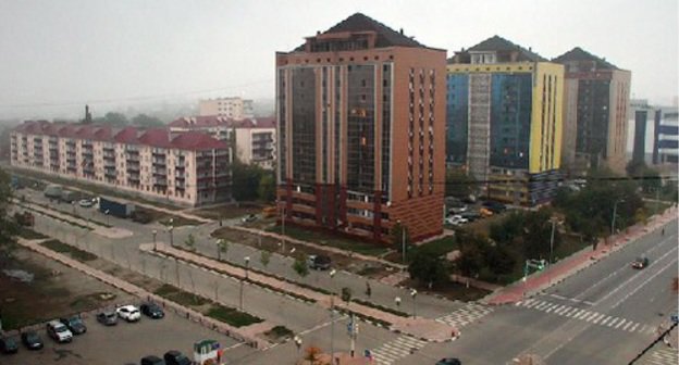 Akhmat Kadyrov Avenue in Grozny, September 2010. Photo from http://macos.livejournal.com