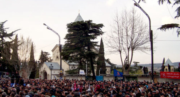 The opposition rally at the Parliament of Georgia. Tbilisi, April 9, 2009. Photo by "Caucasian knot"