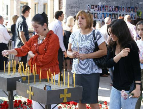 Residents of North Ossetia commemorate the victims of the terror act in Beslan School No. 1, September 1, 2011. Photo by Vladimir Ivanov