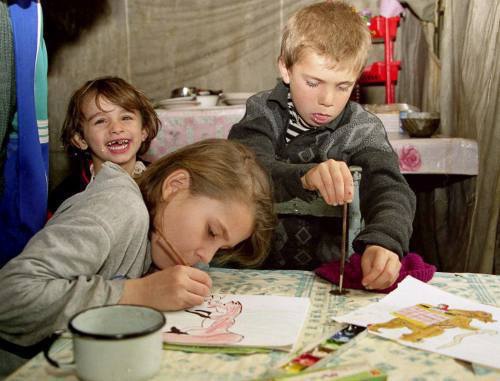 Children of Chechen refugees in temporary accommodation centre (TAC) in Karabulak, Ingushetia, 2005. Photo by Tatiana Gantimurova for the "Caucasian Knot"