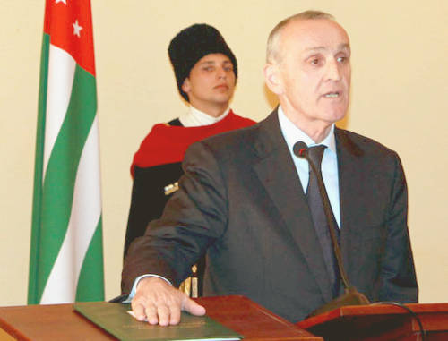 Inauguration ceremony of President of Abkhazia. Alexander Ankvab takes his oath on the Constitution. Sukhumi, September 26, 2011. Photo by Angela Kuchuberiya for the "Caucasian Knot"