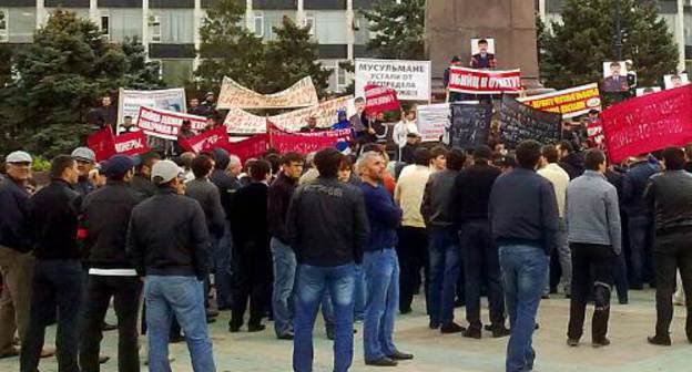 Dagestan, October 3, 2011, anti-corruption rally in Lenin Square in Makhachkala. Photo by Akhmed Magomedov for the "Caucasian Knot"