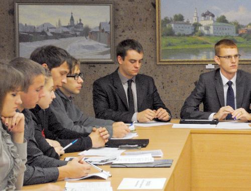 Roundtable of the Youth Government and Committee for Youth Policy of the Rostov Region on summing up the meetings of youth self-government with young people of the Region, Rostov-on-Don, November 3, 2011. Photo by Olesya Dianova for the "Caucasian Knot"