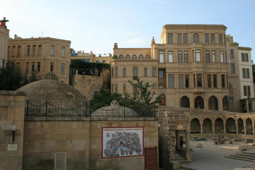 Icheri Sheher - an old inner city of Baku. Photo by http://en.wikipedia.org

