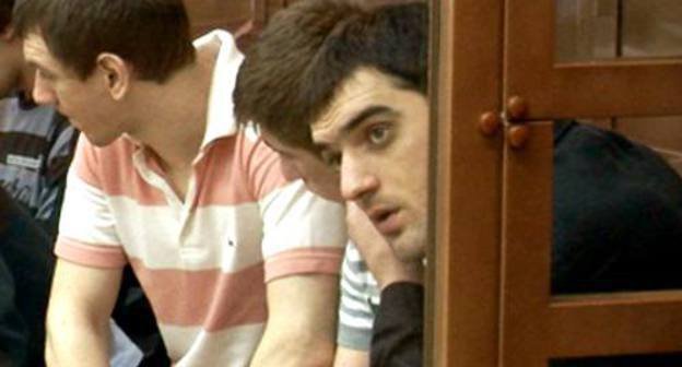 Aslan Cherkesov (right) in the prisoner's dock at the Moscow City Court, 2011. Photo: www.mos-gorsud.ru