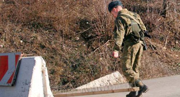 South Ossetia, Leningori District, the check-point of the Frontier Department of the Russian FSB at the village of Mosabruni, 2010. Courtesy by the IA "Res", www.cominf.org