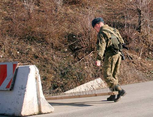 South Ossetia, Leningori District, the check-point of the Frontier Department of the Russian FSB at the village of Mosabruni, 2010. Courtesy by the IA "Res", www.cominf.org