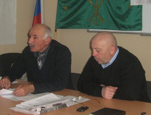 Muhamed Cherkesov, the chairman of the Public Movement "Adyge-Khase-Circassian Parliament" of Karachaevo-Cherkesia and Arambi Khapai, the chairman of the Public Movement "Adyge-Khase-Circassian Parliament" of Adygea. Cherkessk. December 29, 2011. Photo by Asya Kapaeva for "Caucasian Knot"