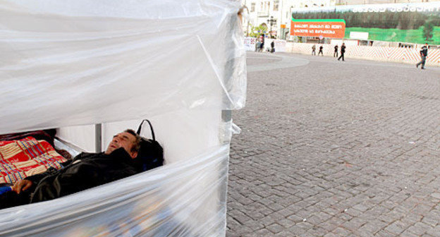 Camp of opposition on Freedom square, Tbilisi, 29 April 2009. Photo of "Caucasian Knot"