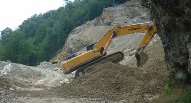 Borrow pit on Psou river in the National park of Sochi. Photo by Suren Gazaryan, gazaryan-suren.livejournal.com