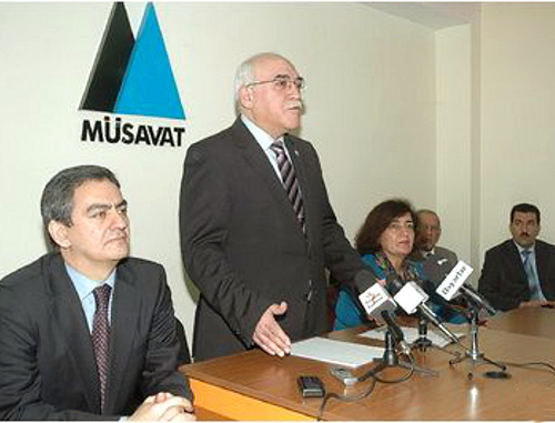 First sitting of the Civil Movement for Democracy "Public Chamber" in 2012; Baku, office of the "Musavat" Party, January 8, 2012. Courtesy of the IA "Turan"

 