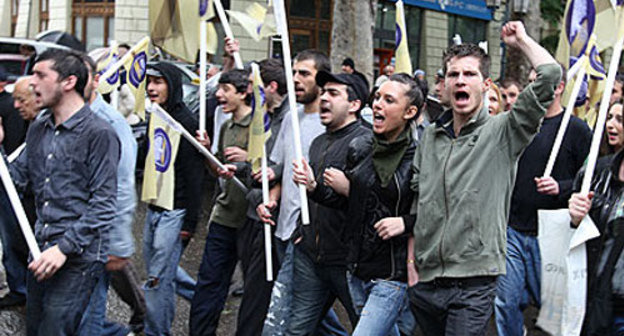 March of activists of the People's Assembly along Rustaveli Avenue in Tbilisi, May 21, 2011. Photo by Guram Muradov/Civil.ge