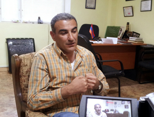 Aik Gevorkyan, economic observer of "Aikakan Zhamanak", November 2011. Courtesy of the Noratert.am