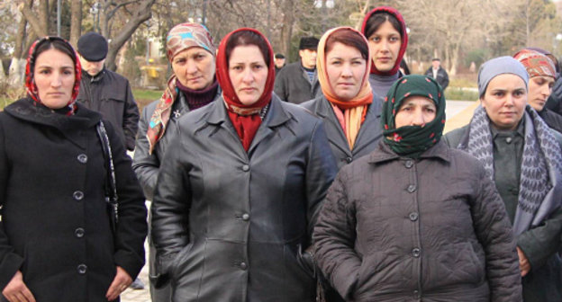 Residents of the village of Khrakh-Uba at the rally on February 8, 2011, in Makhachkala. Photo by Anvar Kurbanmagomedov, http://xpax.info