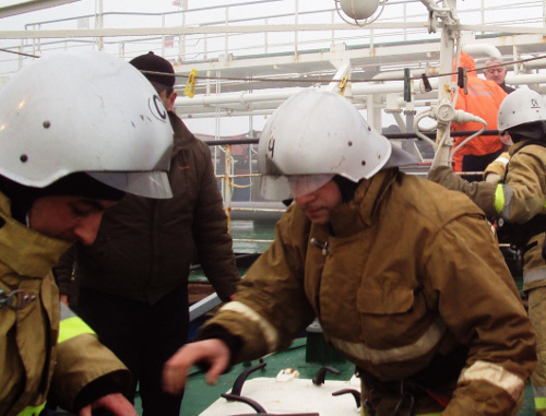 Fire suppression on tanker "Engineer Nazarov", February 28, 2012. Courtesy of the press service of the Chief Department of the Russian Ministry for Emergencies for the Republic of Dagestan, www.05.mchs.gov.ru