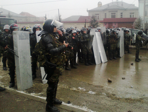 Azerbaijan, March 1, 2012, confrontation in Guba near a police station. Photo by Faik Medjid for the "Caucasian Knot"