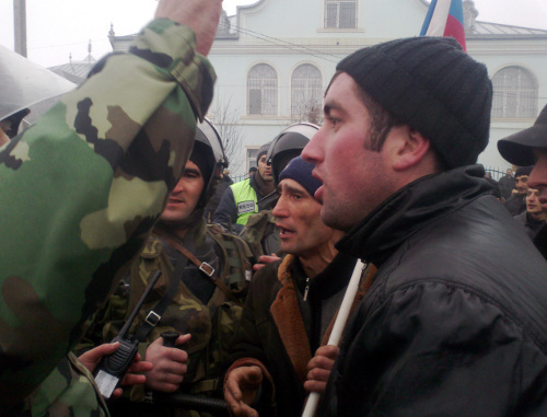 Azerbaijan, March 1, 2012, confrontation in Guba near a police station. Photo by Faik Medjid for the "Caucasian Knot"