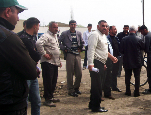 Rally of residents of the village of Minbashi, Sabirabad District of Azerbaijan, April 8, 2012. Photo by Nasrullah Nurullaev, a member of the office of the Civil Society "Kura"