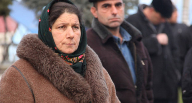 Residents of the village of Khrakh-Uba at the rally on February 8, 2011, in Makhachkala. Photo by Anvar Kurbanmagomedov, http://xpax.info