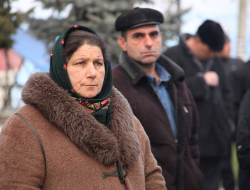 Residents of the village of Khrakh-Uba at the rally on February 8, 2011, in Makhachkala. Photo by Anvar Kurbanmagomedov, http://xpax.info