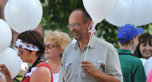 Krasnodar, May 10, 2012, participants of folk festivities "Belaya Krasnaya" (White Red), organized by the opposition in the Zhukov Park. Photo by Maxim Rozhkov, http://vk.com/album58053093_157056504