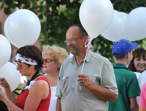 Krasnodar, May 10, 2012, participants of folk festivities "Belaya Krasnaya" (White Red), organized by the opposition in the Zhukov Park. Photo by Maxim Rozhkov, http://vk.com/album58053093_157056504