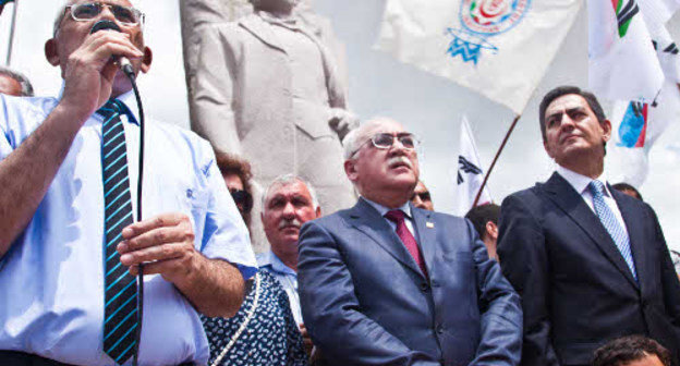 Festive rally of Azerbaijani oppositional forces on the occasion of the Republic Day. In the first row from left to right: Ragim Gadjiev, Editor of "Azadlyg"; Ali Kerimli, the leader of the Popular Front Party of Azerbaijan (PFPA); Isa Gambar, the leader of the "Musavat" Party, Baku, Novkhany Township, May 28, 2012. Photo by Aziz Karimov for the "Caucasian Knot"