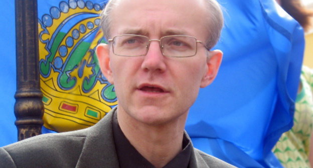 Oleg Shein addressing his supporters in the Kirov Mini-Park, Astrakhan, April 12, 2012. Photo by Vyacheslav Yaschenko for the "Caucasian Knot"