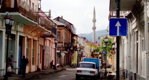 Old Batumi, a street opening to a minaret. Photo by Joe Coyle, www.flickr.com/people/onbangladesh