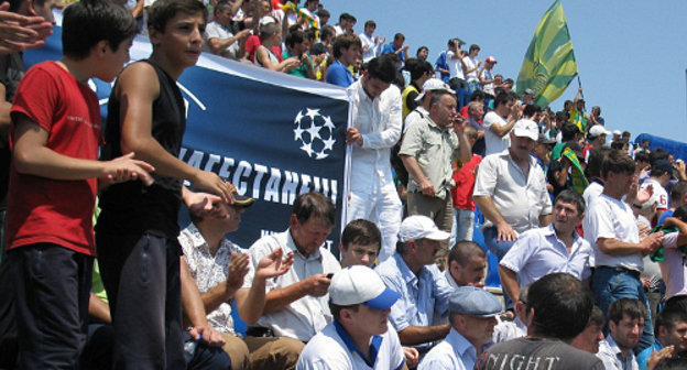 Fans of "Anji" FC at a rally against the ban to play Europa League matches in Dagestan, Makhachkala, July 7, 2012. Photo by Timur Isaev for the "Caucasian Knot"