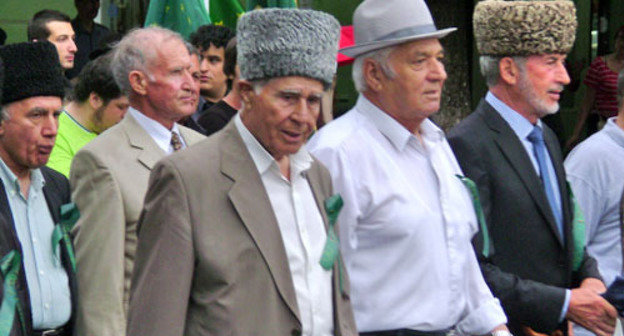 Circassian elders at the mourning procession on the Memorial Day of Caucasian War Victims; Adygea, Maikop, May 21, 2012. Photo by Oleg Chaly for the "Caucasian Knot"