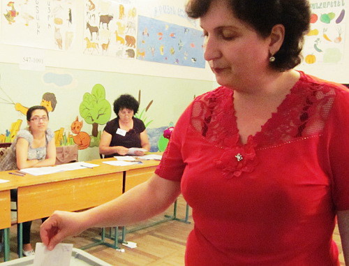 Presidential election in Nagorno-Karabakh, July 19, 2012; voting at polling station No. 8 in Stepanakert. Photo by Alvard Grigoryan for the "Caucasian Knot"