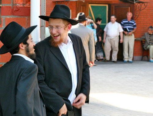 Members of the Jewish ethnographic expedition in Tula; August 1, 2012. Photo by Alexander Lartsel, yosele.livejournal.com