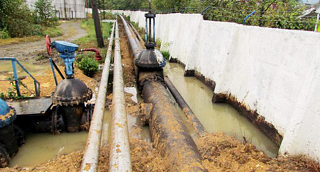 Oil pipe of the Batumi Oil Terminal, Batumi, Adjaria. Photo by Directorate for Environment and Natural Resources of Adjara Autonomous Republic