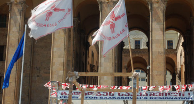 The Opposition leaders' board next to the Parliament, the 26th of May, 2009.
Photo by "Caucasian Knot"